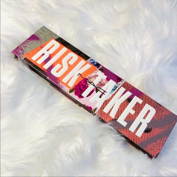 ✨MAC RISK TAKER new Palette-shadow/highlight✨ - Picture 2 of 5